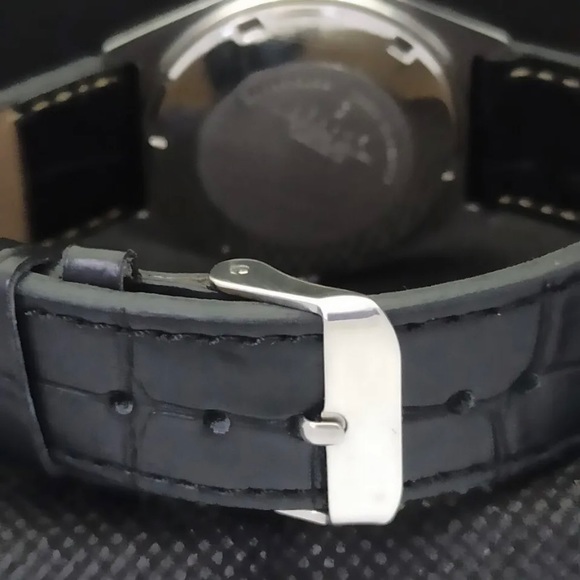 Vintage 1975 Seiko 5 Automatic Mens Silver Watch W/Green Face & Leather Strap - Picture 3 of 8